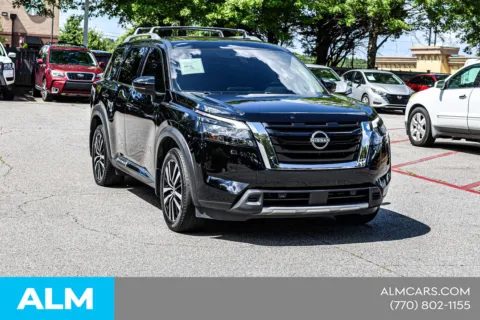 More photos of 2025 Nissan Pathfinder Platinum at ALM Nissan Newnan, GA