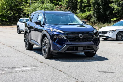 More photos of 2026 Nissan Rogue Dark Armor at ALM Nissan Newnan, GA