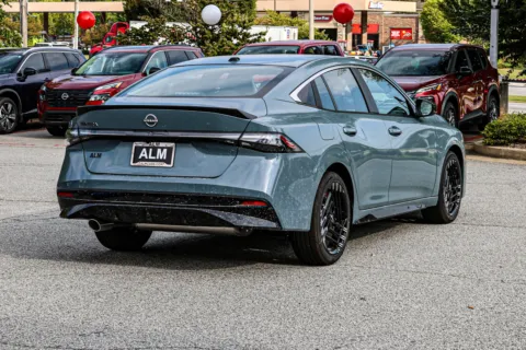 More photos of 2027 Nissan Sentra SR w/ Lifetime Powertrain Warranty at ALM Nissan Newnan, GA