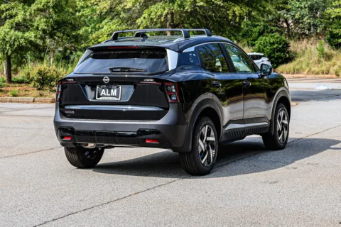 More photos of 2027 Nissan Kicks SV w/ Lifetime Powertrain Warranty at ALM Nissan Newnan, GA
