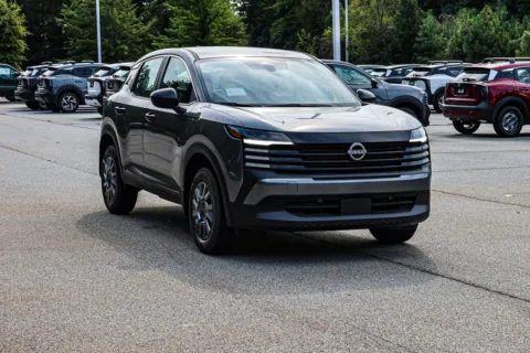 More photos of 2027 Nissan Kicks S w/ Lifetime Powertrain Warranty at ALM Nissan Newnan, GA
