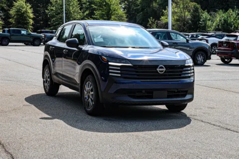 More photos of 2027 Nissan Kicks S w/ Lifetime Powertrain Warranty at ALM Nissan Newnan, GA