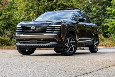 Photos of 2027 Nissan Kicks SV w/ Lifetime Powertrain Warranty for sale in Newnan, GA at ALM Nissan Newnan