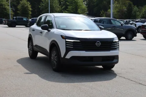 More photos of 2027 Nissan Kicks S w/ Lifetime Powertrain Warranty at ALM Nissan Newnan, GA