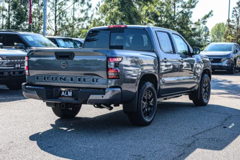 More photos of 2027 Nissan Frontier SV w/ Lifetime Powertrain Warranty at ALM Nissan Newnan, GA