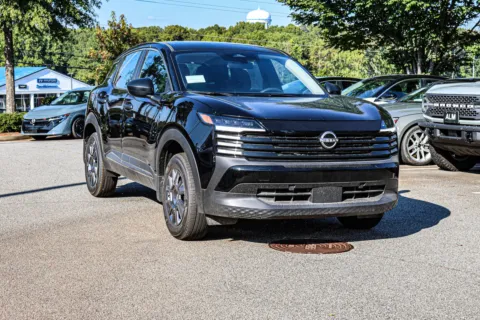 More photos of 2027 Nissan Kicks S w/ Lifetime Powertrain Warranty at ALM Nissan Newnan, GA