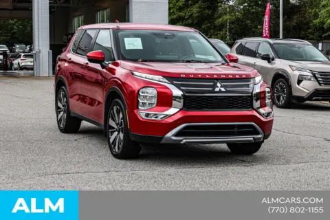 More photos of 2025 Mitsubishi Outlander SE - CALL 770-254-3800 at ALM Nissan Newnan, GA