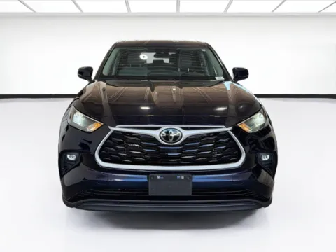 Photos of 2023 Toyota Highlander LE for sale in Dallas, TX at STG Auto Group of Dallas