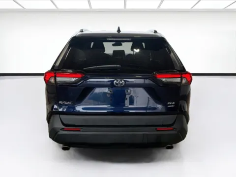 More photos of 2019 Toyota RAV4 XLE at STG Auto Group of Dallas, TX