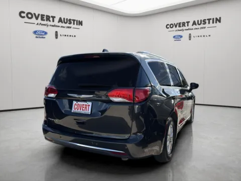 More photos of 2020 Chrysler Pacifica Touring L at Covert Ford, TX