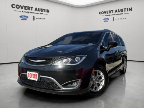 Black 2020 Chrysler Pacifica Touring L for sale in Austin, TX