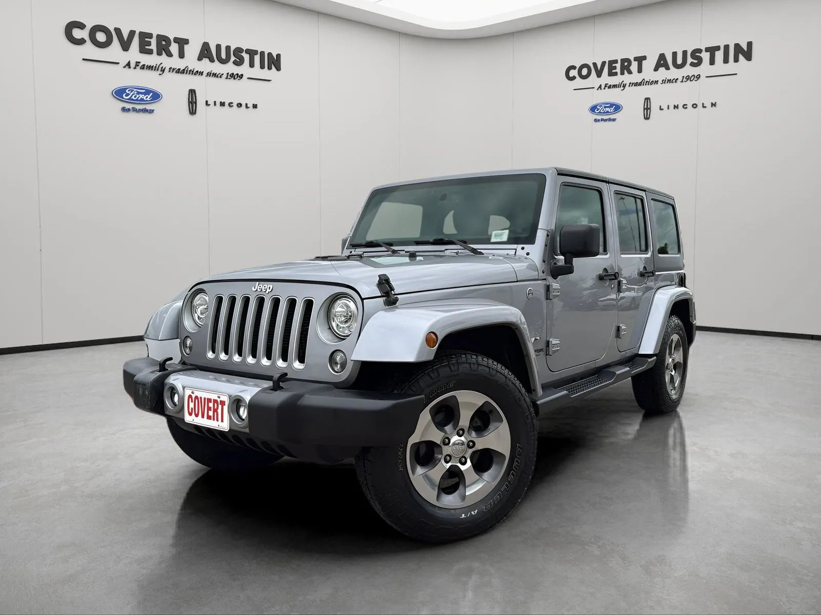 Silver 2018 Jeep Wrangler JK Unlimited Sahara for sale in Austin, TX