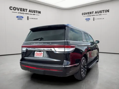 More photos of 2022 Lincoln Navigator L Reserve at Covert Ford, TX