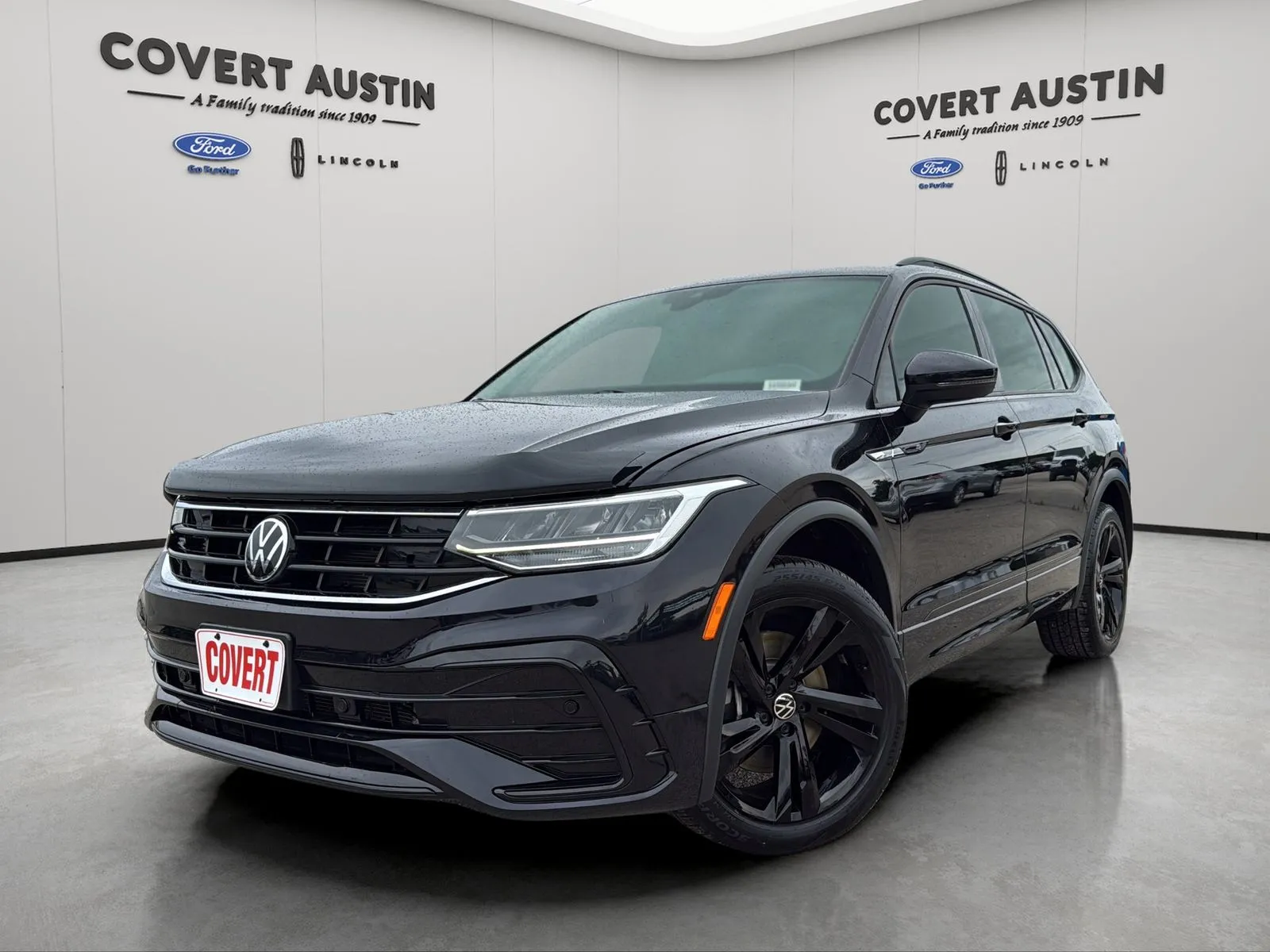 Black 2023 Volkswagen Tiguan 2.0T SE R-Line Black for sale in Austin, TX
