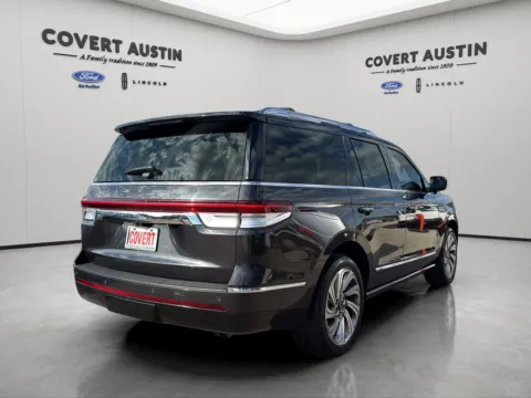 More photos of 2023 Lincoln Navigator Reserve at Covert Ford, TX