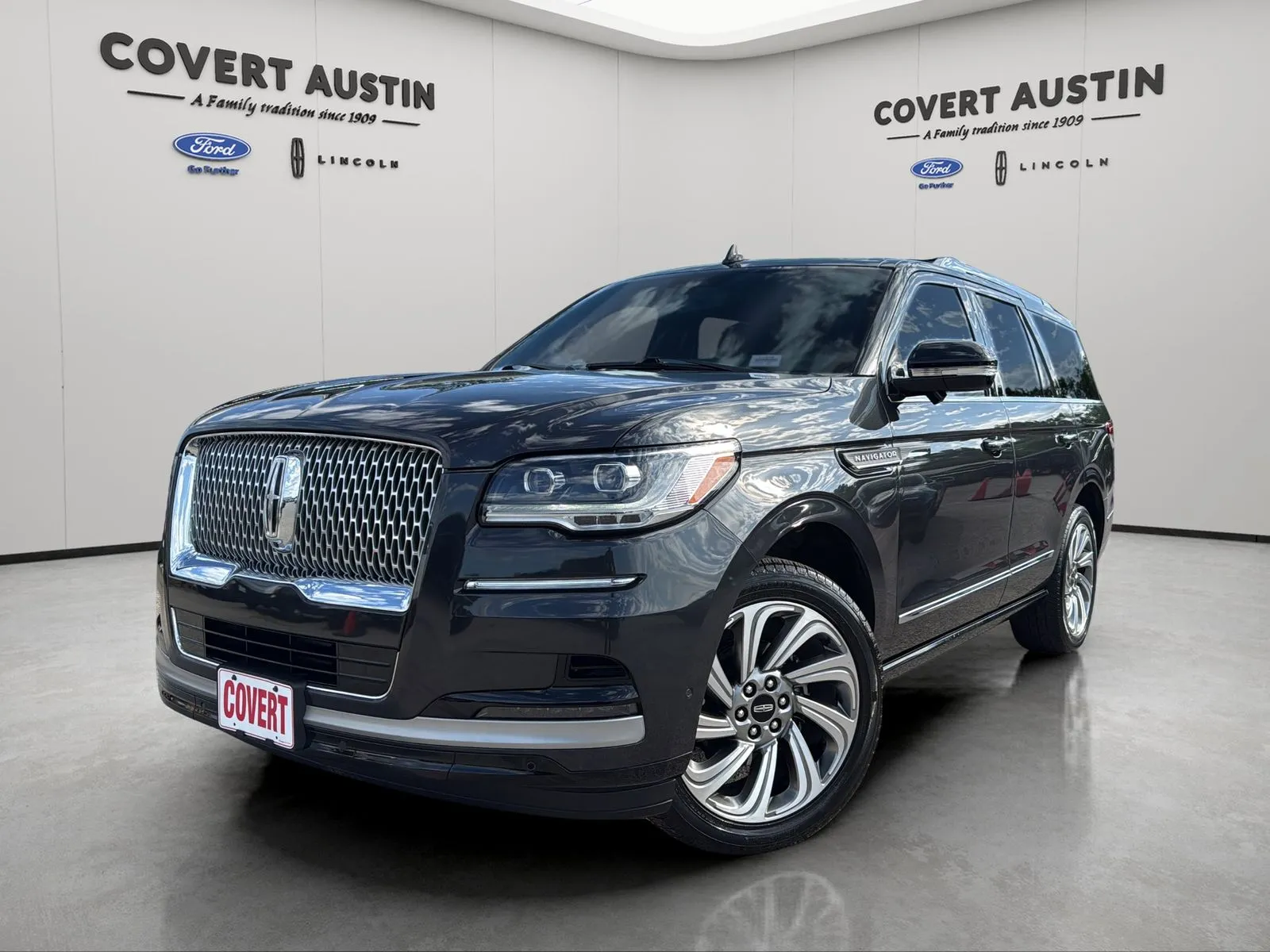 Gray 2023 Lincoln Navigator Reserve for sale in Austin, TX