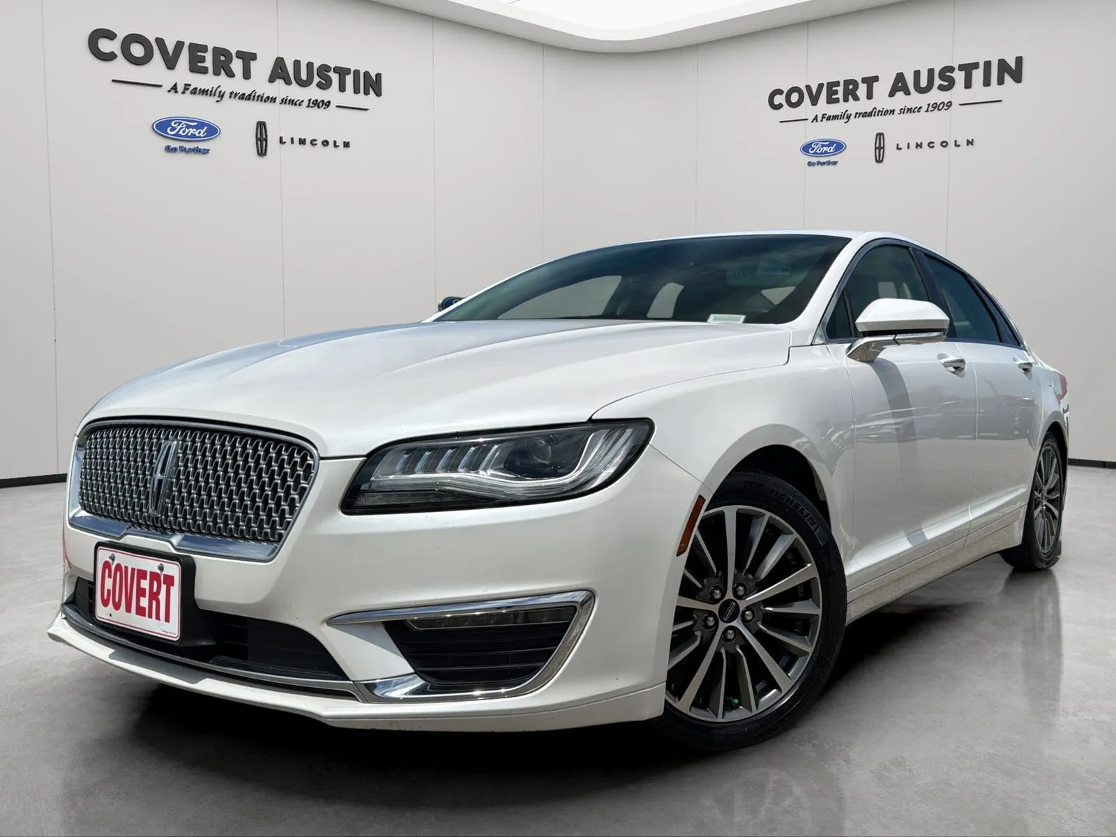 White 2019 Lincoln MKZ Standard for sale in Austin, TX