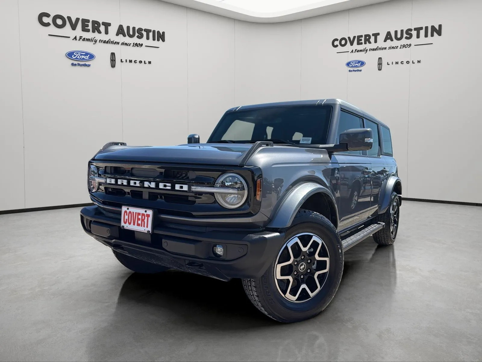 Gray 2024 Ford Bronco Outer Banks for sale in Austin, TX