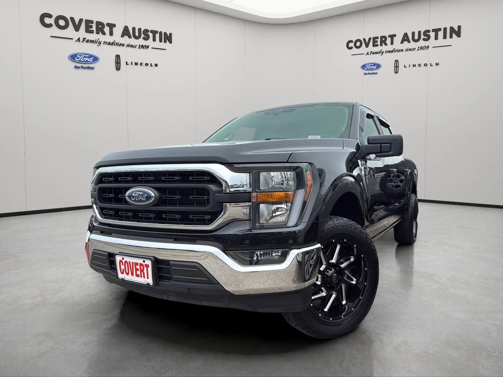 Black 2023 Ford F-150 XLT for sale in Austin, TX