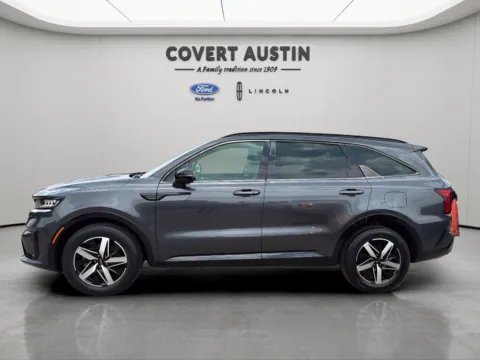 Photos of 2021 Kia Sorento S for sale in Austin, TX at Covert Ford