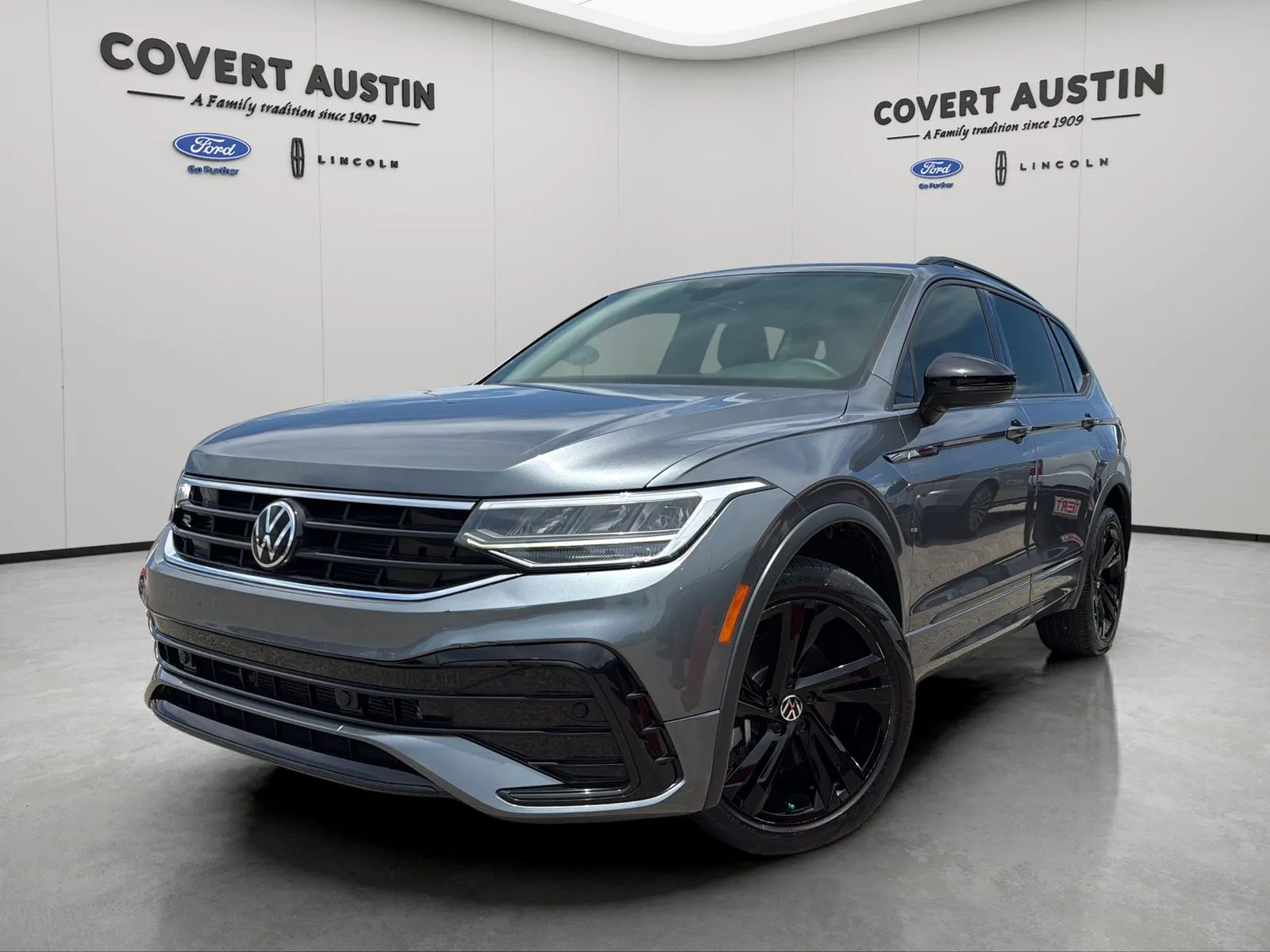 Gray 2023 Volkswagen Tiguan 2.0T SE R-Line Black for sale in Austin, TX