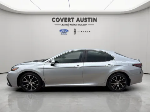 Photos of 2023 Toyota Camry SE for sale in Austin, TX at Covert Ford
