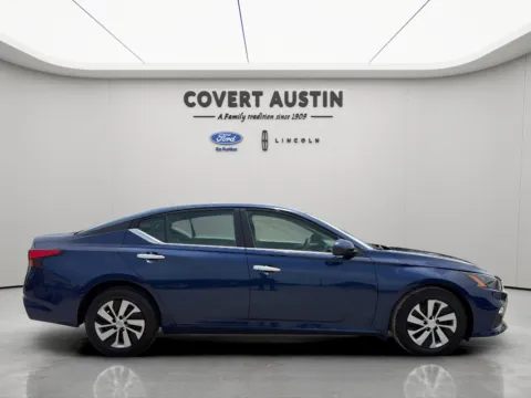 Blue 2022 Nissan Altima 2.5 S for sale in Austin, TX