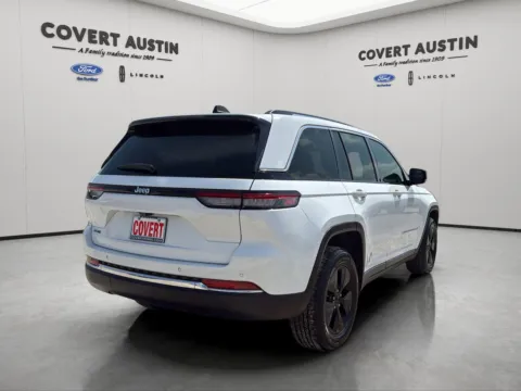 More photos of 2022 Jeep Grand Cherokee 4xe at Covert Ford, TX