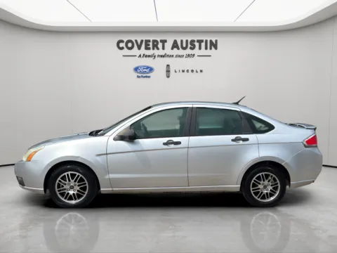 Photos of 2011 Ford Focus SE for sale in Austin, TX at Covert Ford