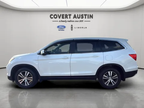 Photos of 2017 Honda Pilot EX-L for sale in Austin, TX at Covert Ford