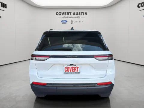 More photos of 2024 Jeep Grand Cherokee Altitude at Covert Ford, TX