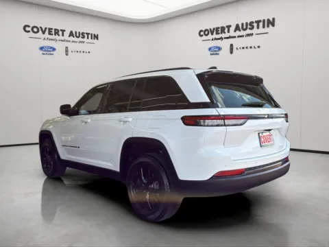 More photos of 2024 Jeep Grand Cherokee Altitude at Covert Ford, TX