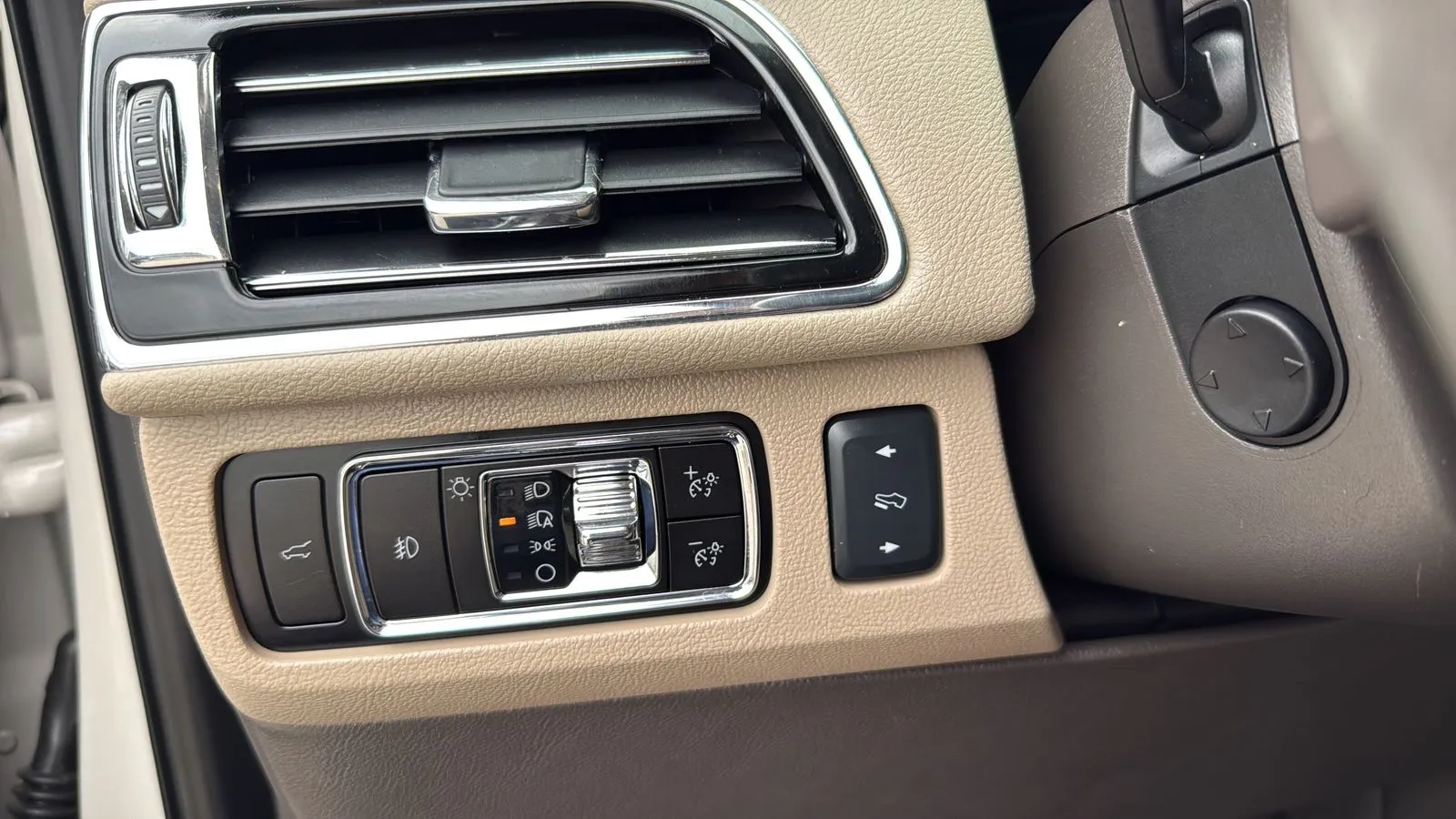 Lincoln Navigator L photo 17