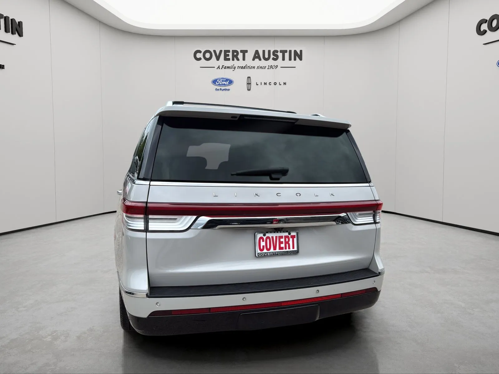 Lincoln Navigator L photo 4