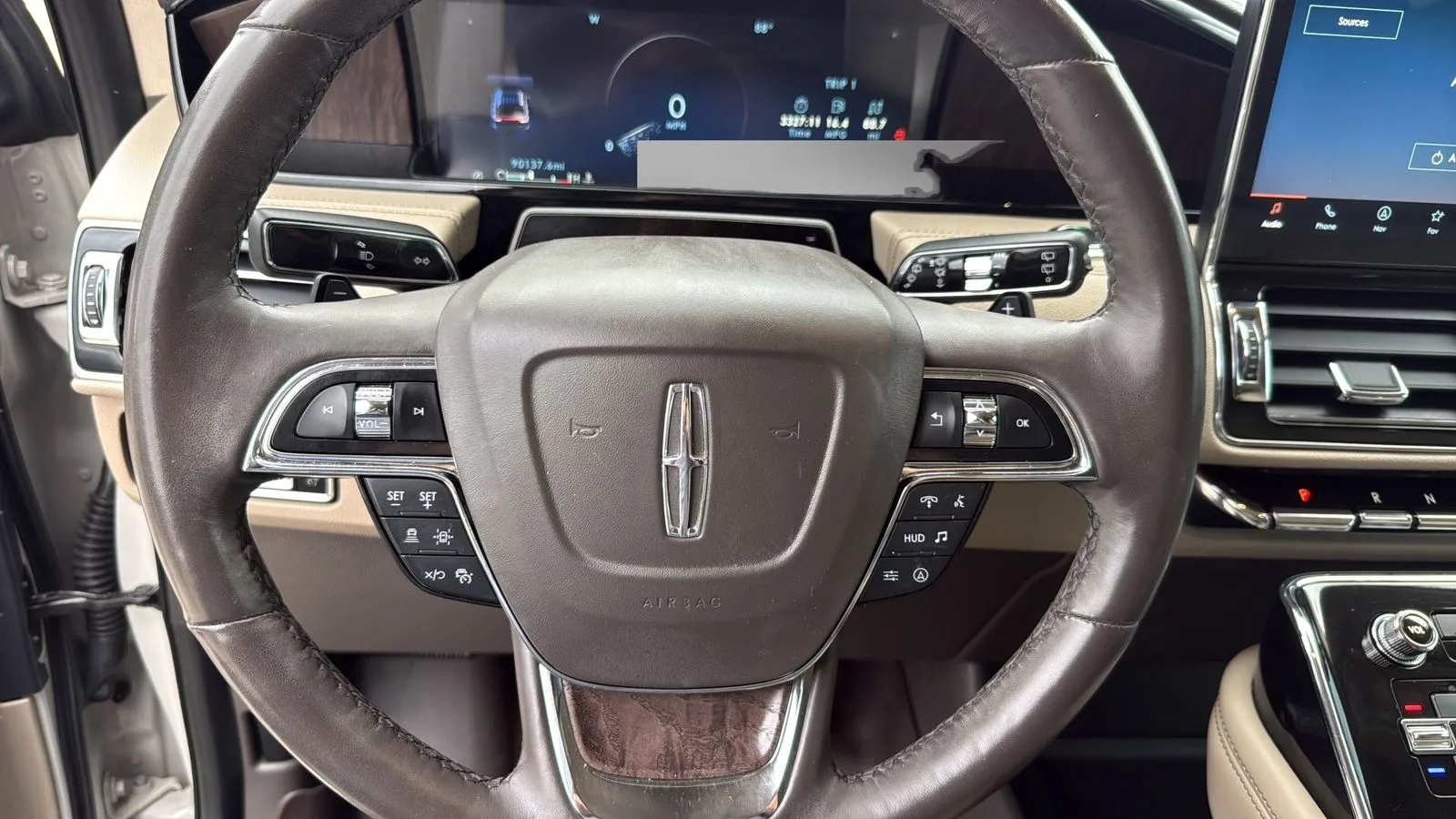 Lincoln Navigator L photo 14