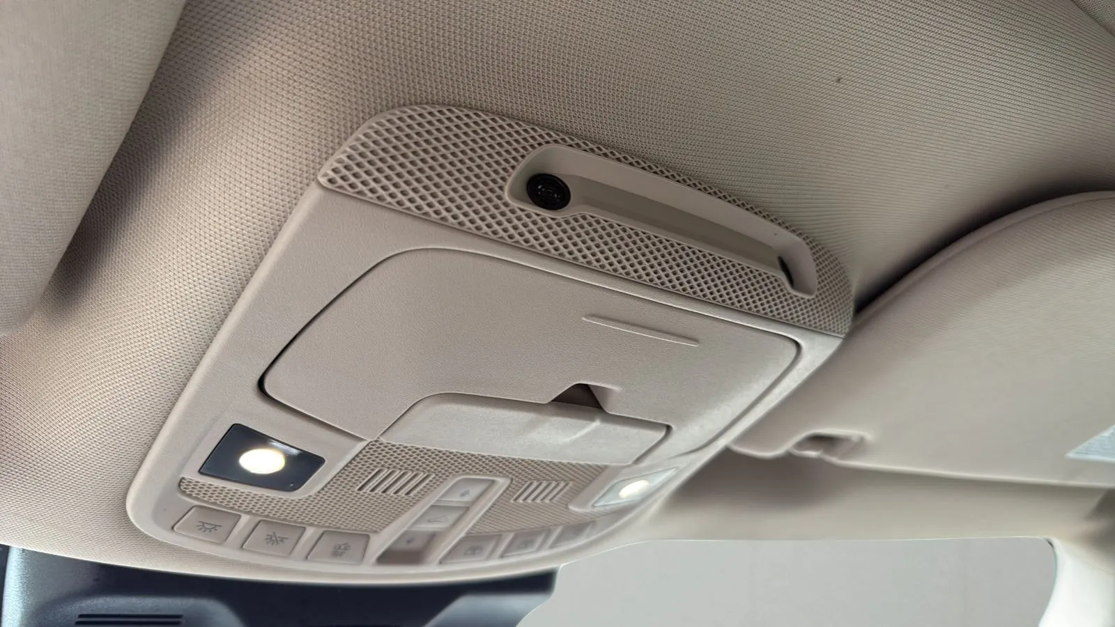 Lincoln Navigator L photo 22