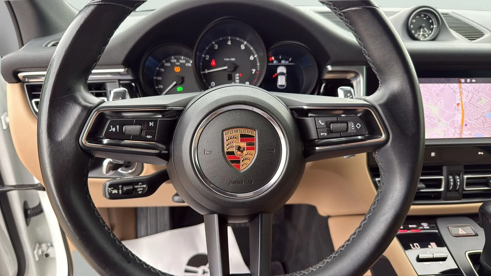 Porsche Macan photo 14