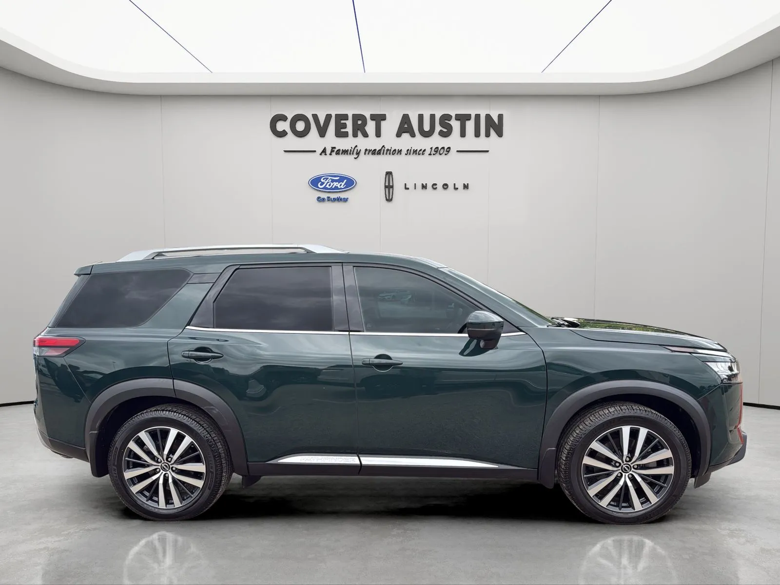 Nissan Pathfinder photo 6