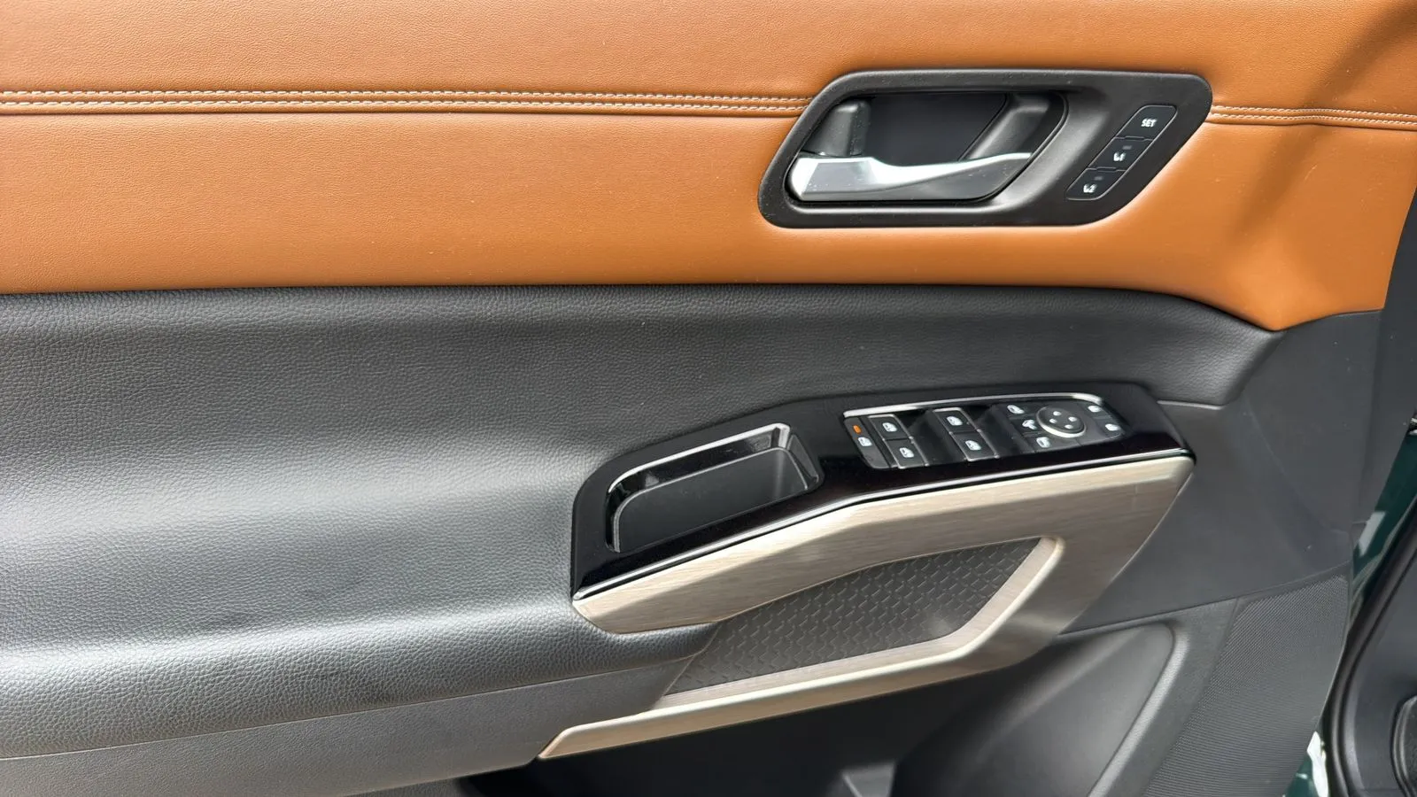 Nissan Pathfinder photo 11