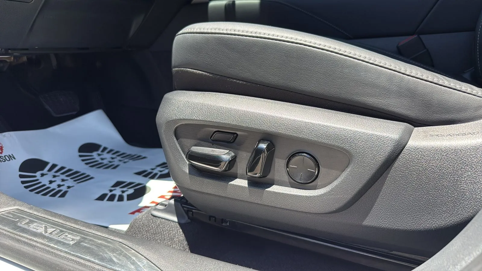 Lexus RX photo 10