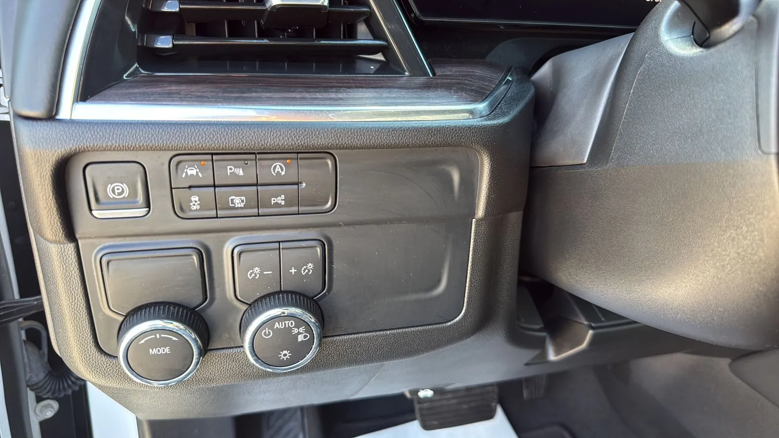 Chevrolet Tahoe photo 17