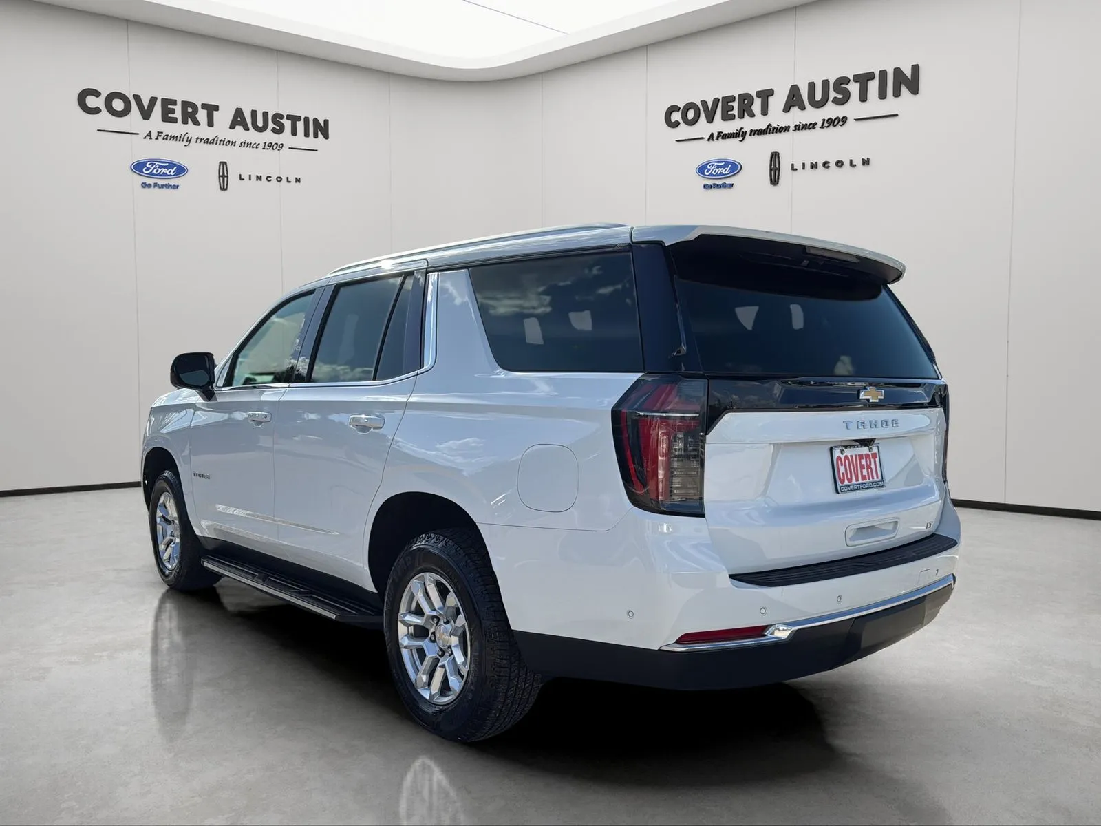 Chevrolet Tahoe photo 3