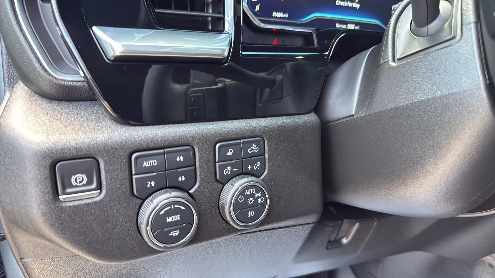Chevrolet Silverado photo 17