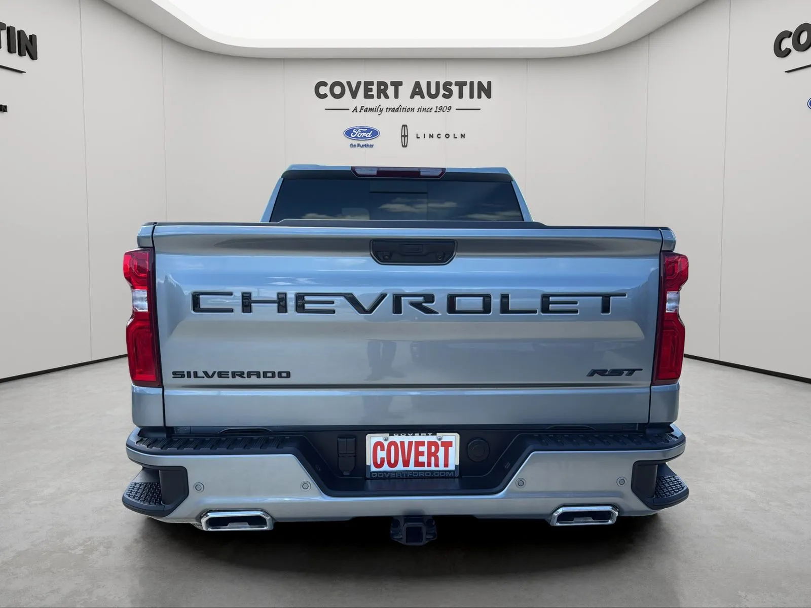 Chevrolet Silverado photo 4