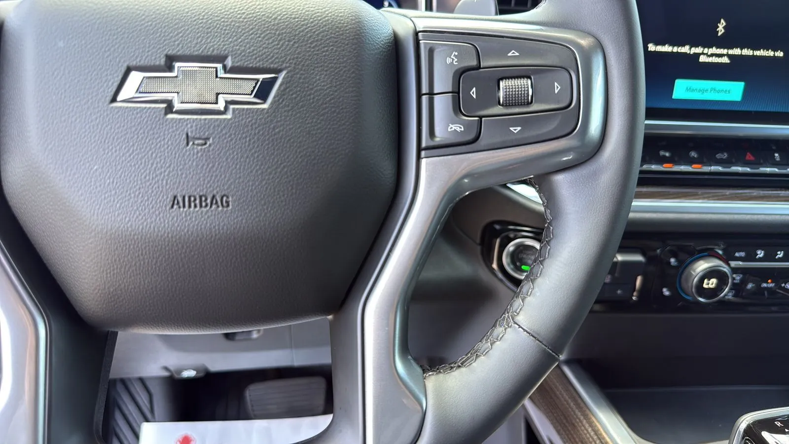 Chevrolet Silverado photo 15