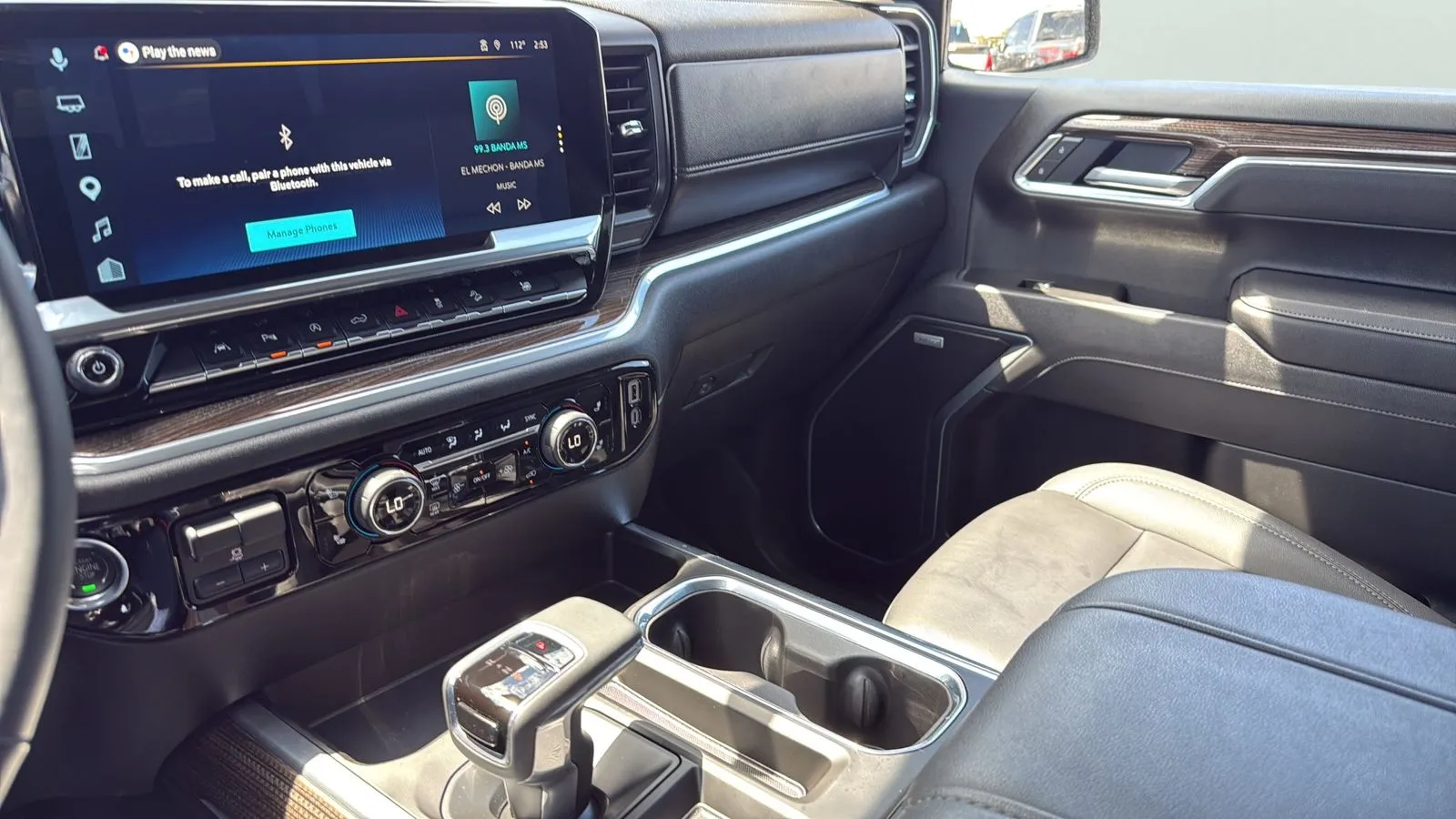 Chevrolet Silverado photo 19