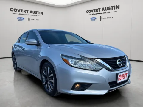 More photos of 2017 Nissan Altima 2.5 SL at Covert Ford Lincoln, TX