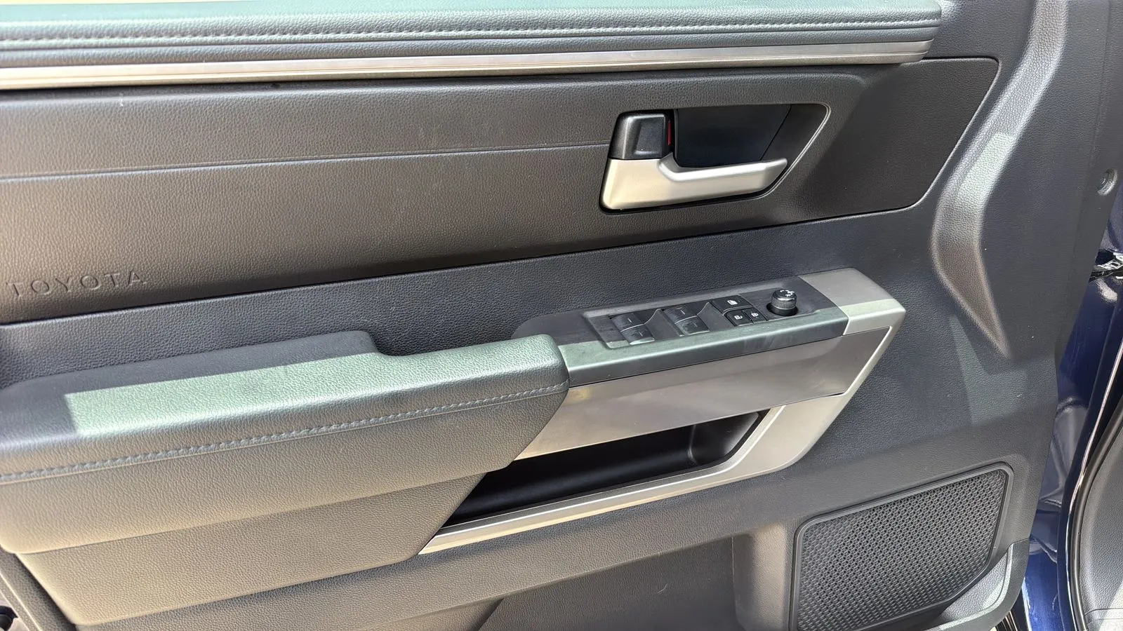 Toyota Tundra photo 11