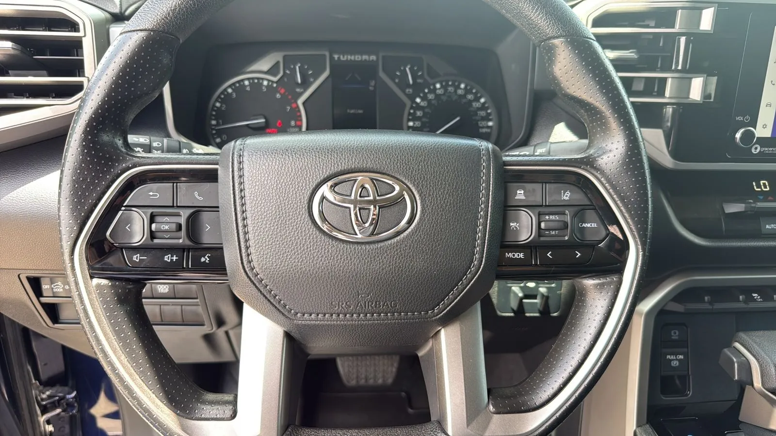 Toyota Tundra photo 14