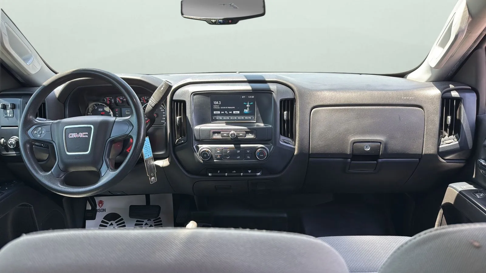 GMC Sierra photo 18